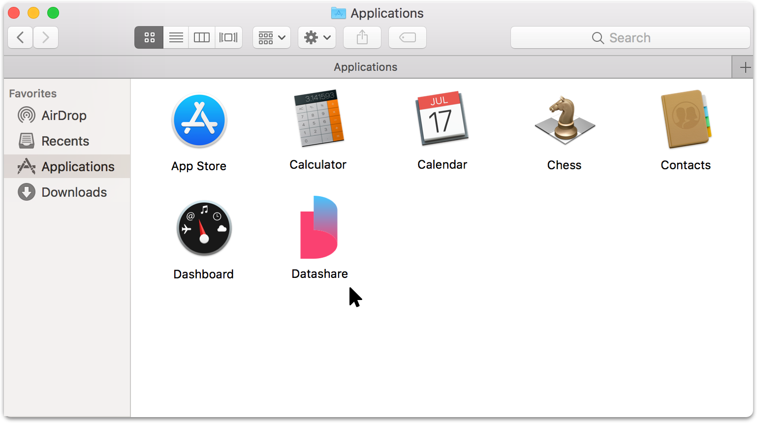 Screenshot of Mac's 'Applications' window with an arrow pointing at Datashare logo